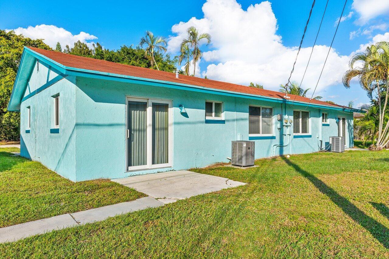 PALM BEACH FARMS - Residential Income