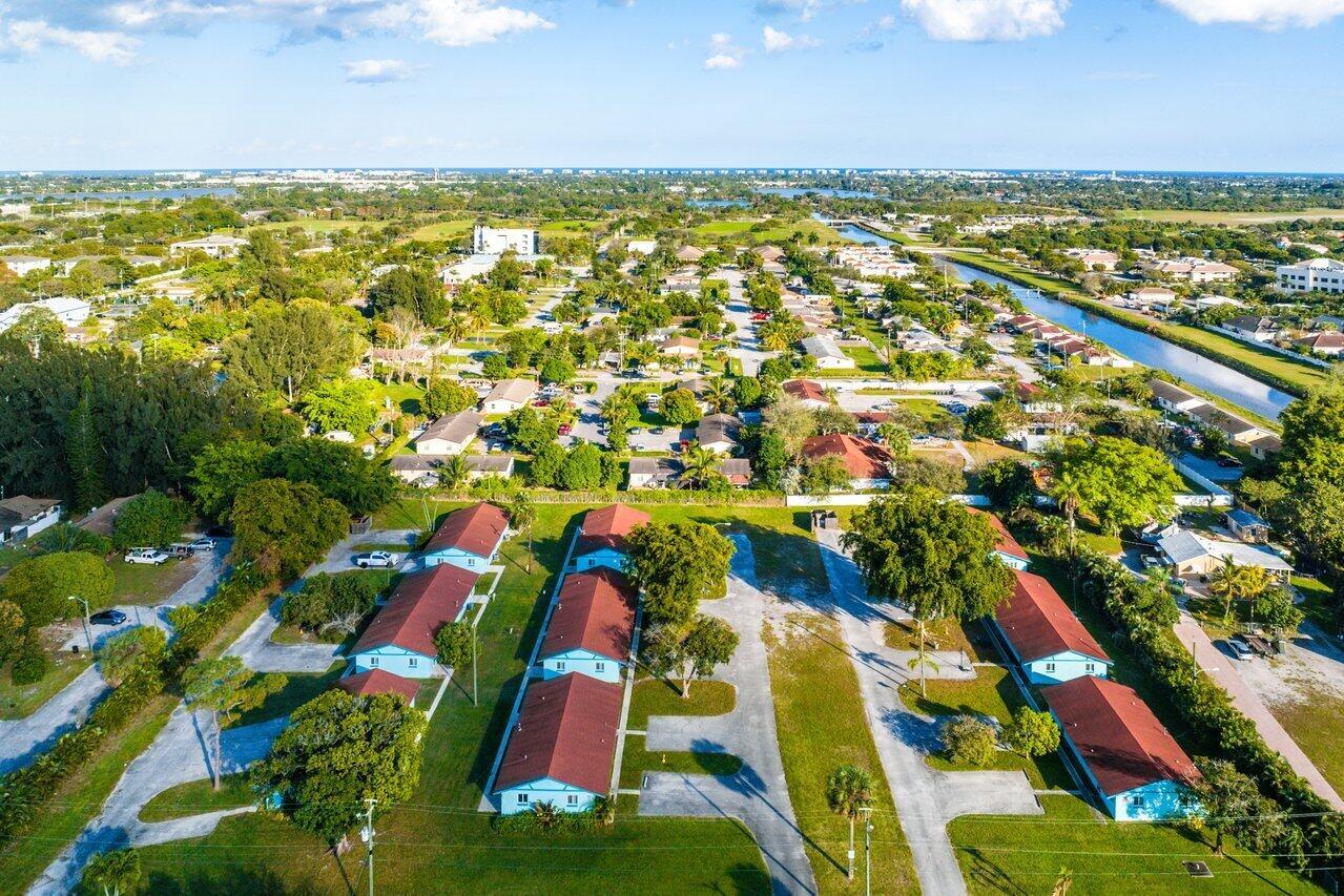 PALM BEACH FARMS - Residential Income