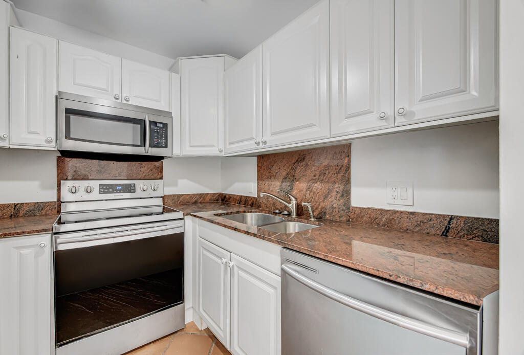 SUSSEX CONDO - Residential