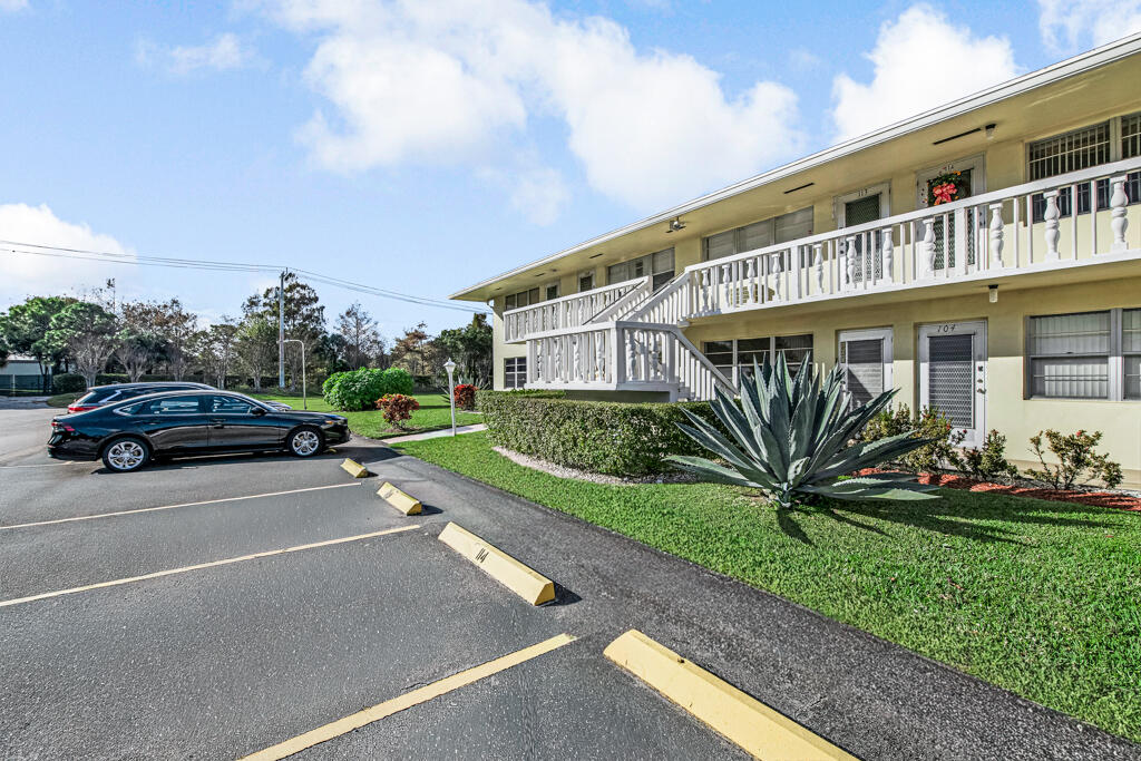 SUSSEX CONDO - Residential