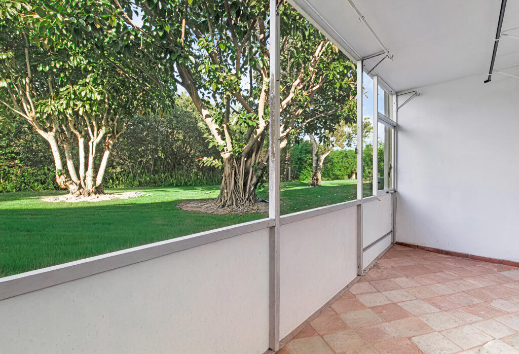 SUSSEX CONDO - Residential