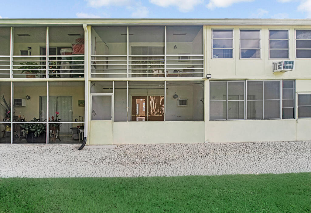 SUSSEX CONDO - Residential