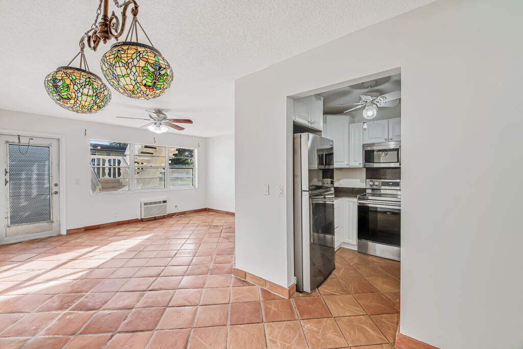 SUSSEX CONDO - Residential