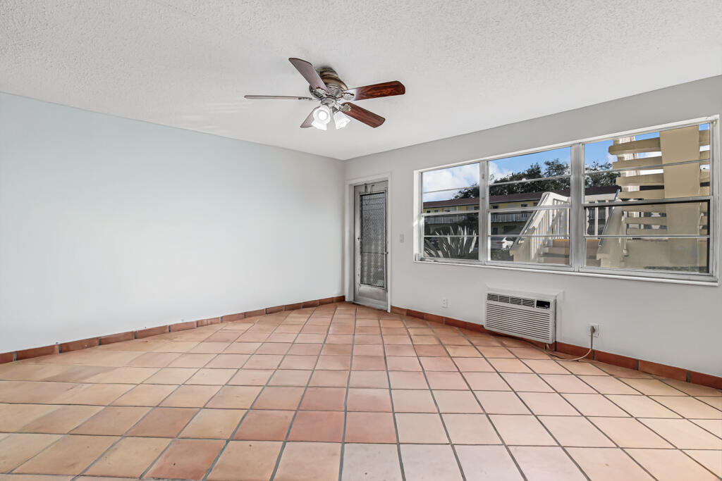 SUSSEX CONDO - Residential