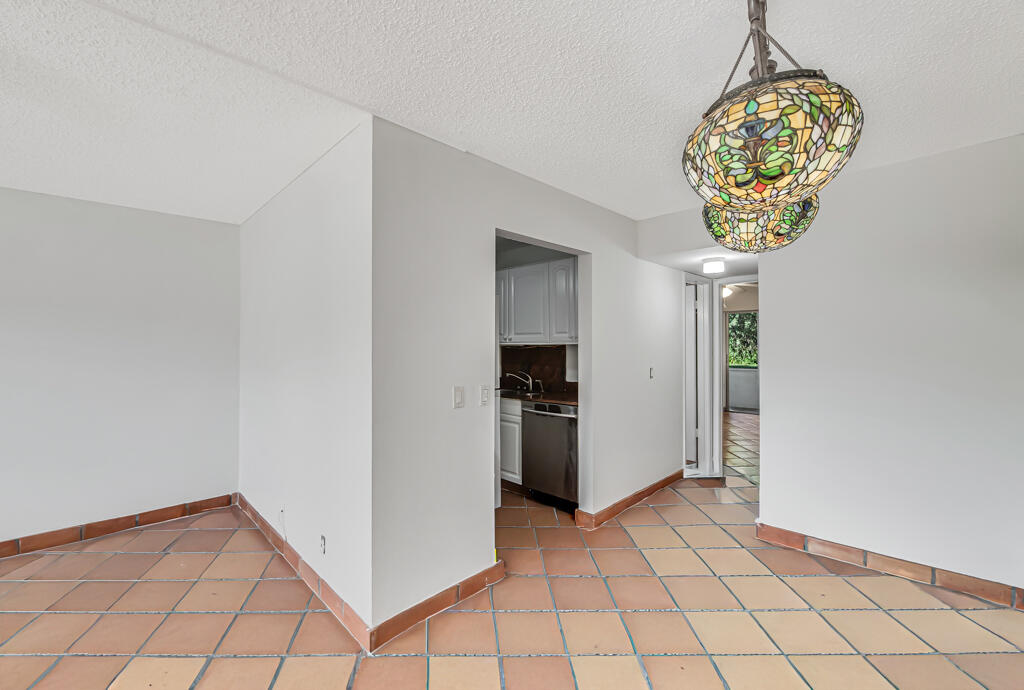 SUSSEX CONDO - Residential