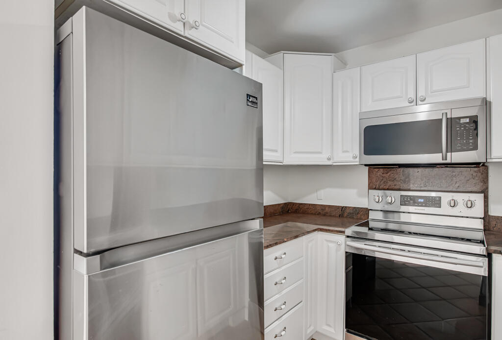 SUSSEX CONDO - Residential