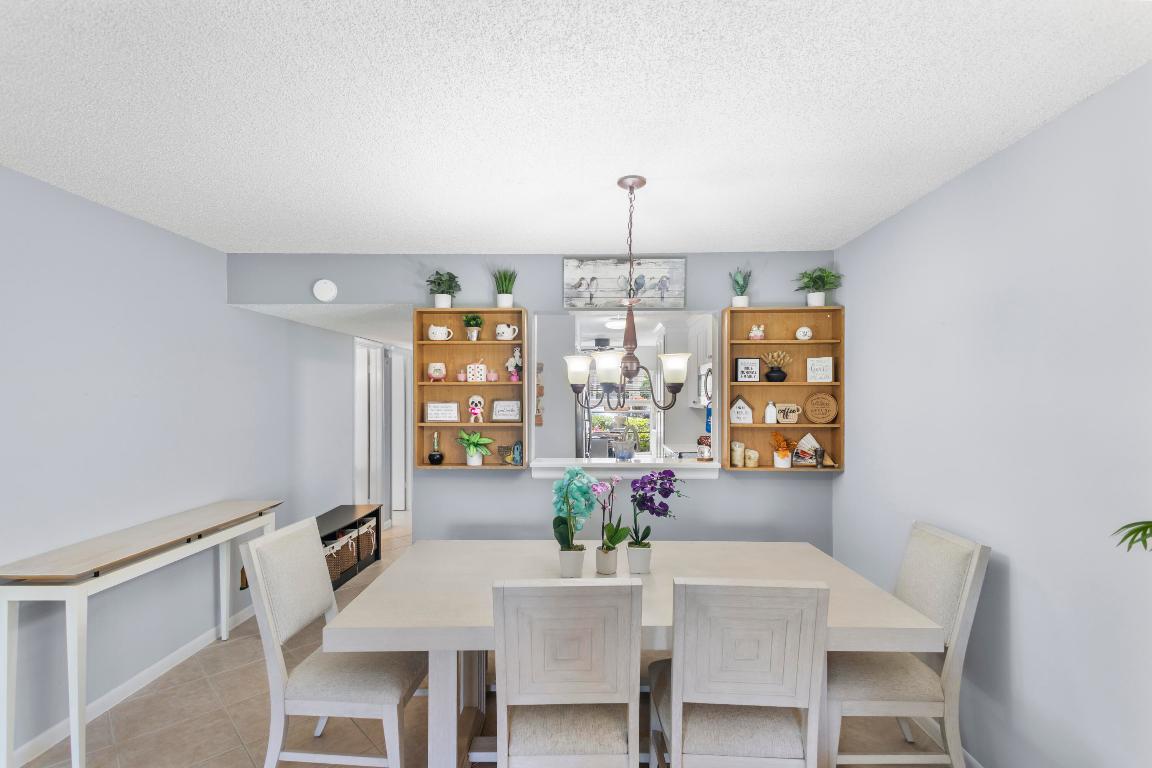 PALM GREENS AT VILLA DEL RAY CONDO - Residential