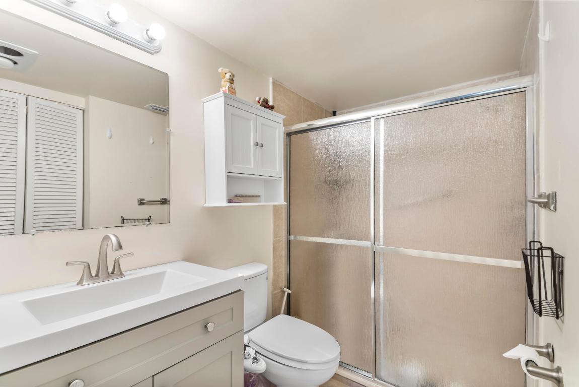 PALM GREENS AT VILLA DEL RAY CONDO - Residential