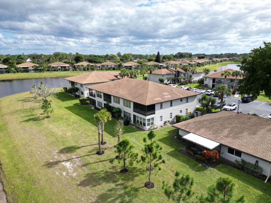 PALM GREENS AT VILLA DEL RAY CONDO - Residential