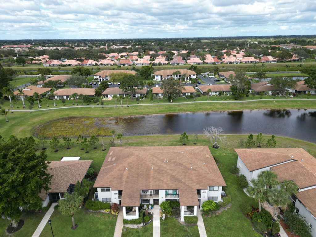Photo of 5620 Spindle Palm Court #B, Delray Beach, FL 33484 (MLS # R11156603)