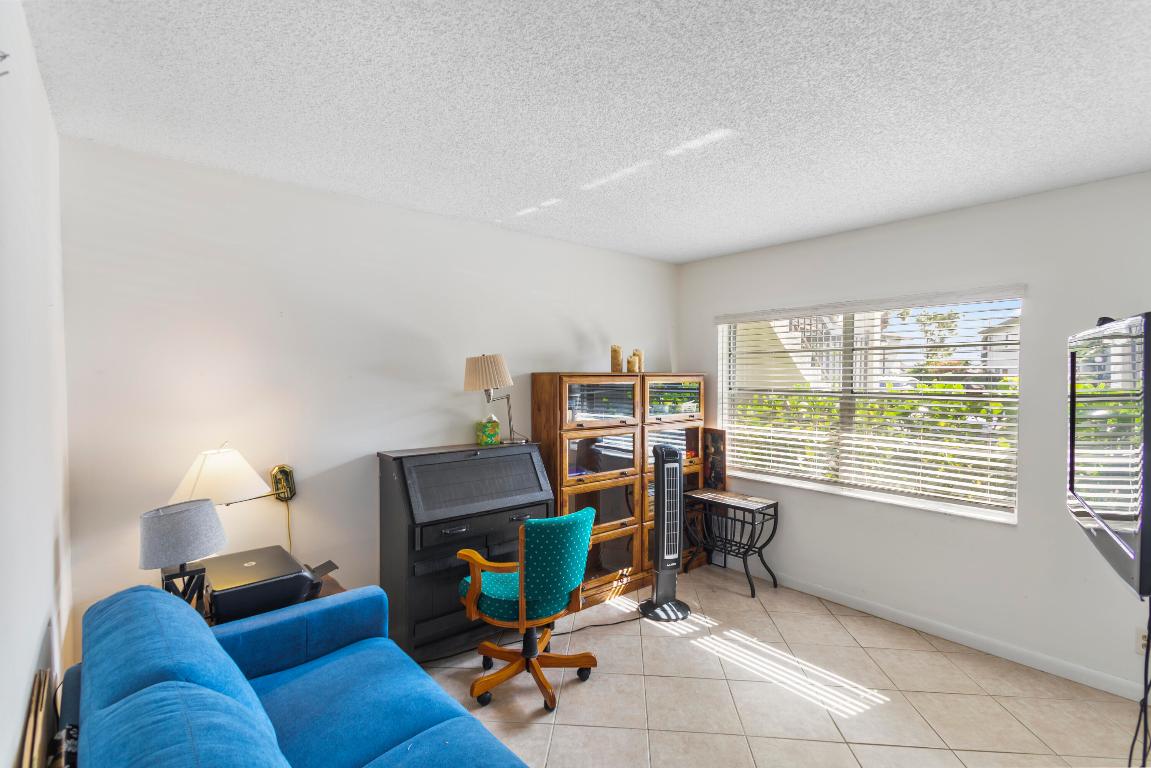 PALM GREENS AT VILLA DEL RAY CONDO - Residential