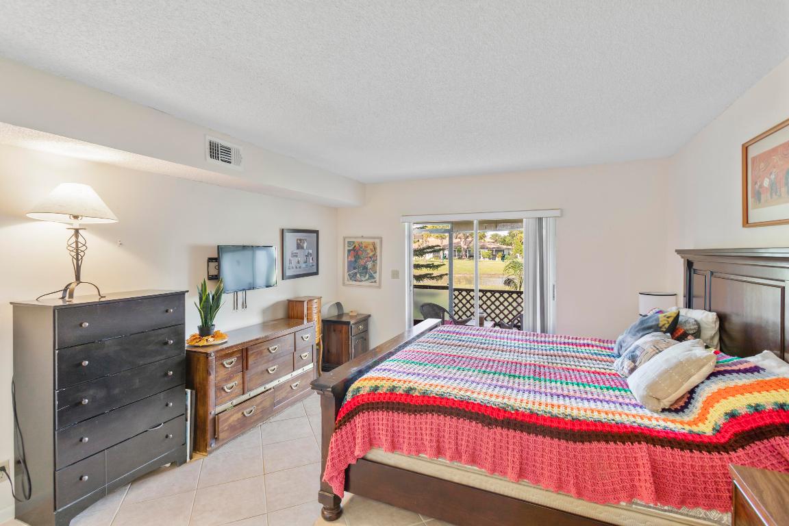 PALM GREENS AT VILLA DEL RAY CONDO - Residential