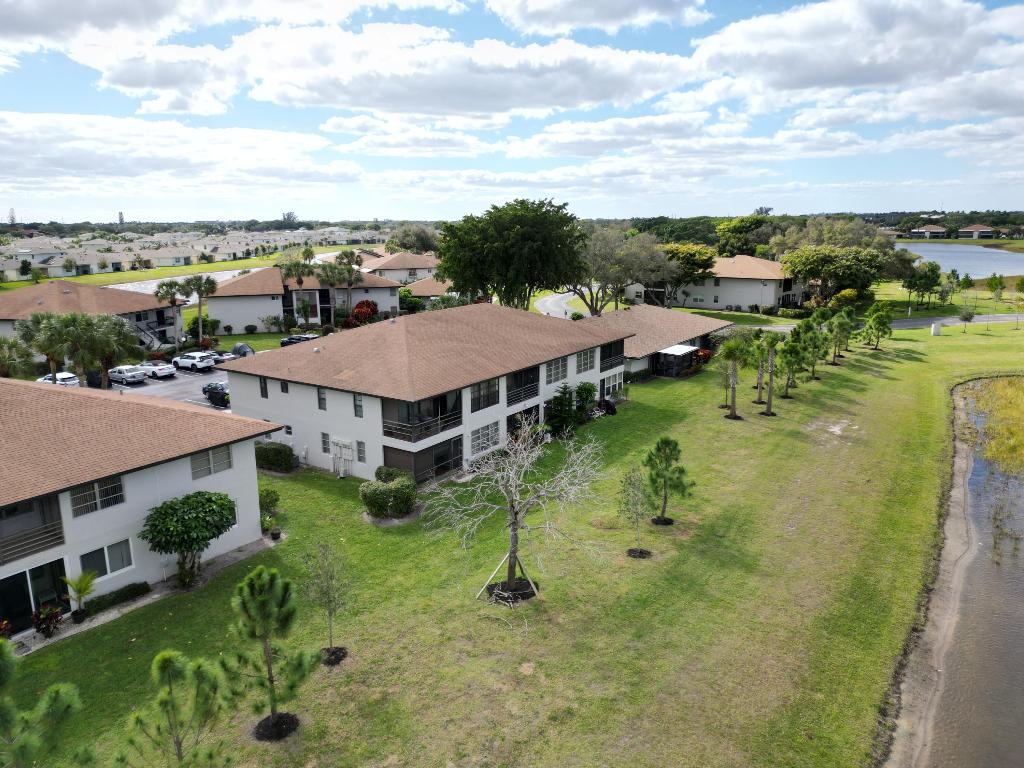 PALM GREENS AT VILLA DEL RAY CONDO - Residential