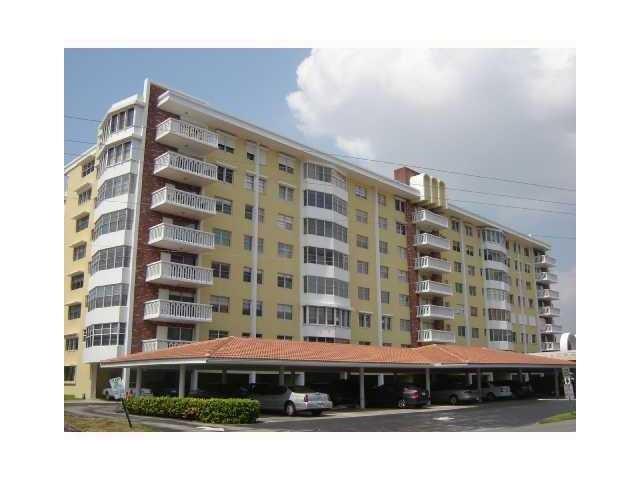 COUNTRY CLUB TOWERS - Residential