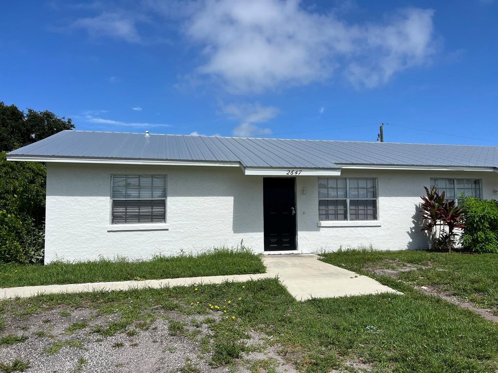 Photo of 2647 Cherokee Avenue, Fort Pierce, FL 34946 (MLS # R10998641)