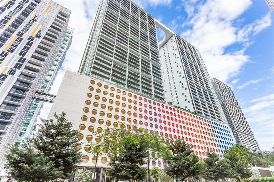 Upscale 1 Bed / 1 Bath residence available for lease at 500 Brickell East. This stylish condo features breathtaking city views, a sleek modern design, and an unbeatable central location in the heart of Brickell. Residents enjoy resort-style amenities including a pool, state-of-the-art fitness center, and more. Perfect for those seeking a sophisticated and convenient lifestyle in one of Miami’s most desirable neighborhoods.