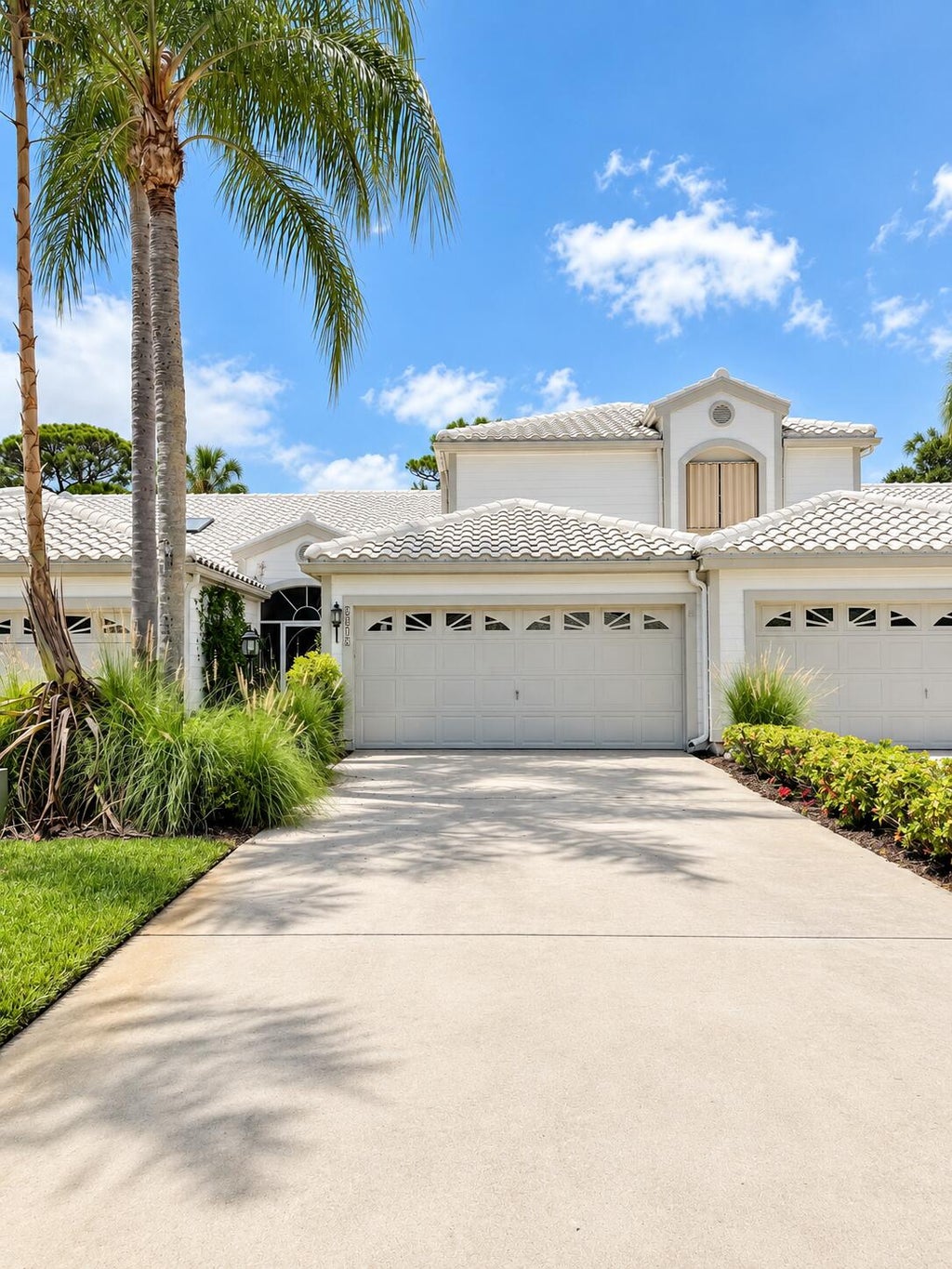 Photo of 8942 SE RIVERFRONT Terrace, Tequesta, FL 33469 (MLS # B26078181)