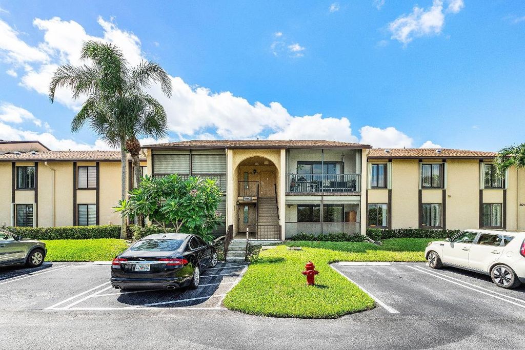 Photo of 826 Sky Pine Way #D1, Greenacres, FL 33415 (MLS # R11157097)