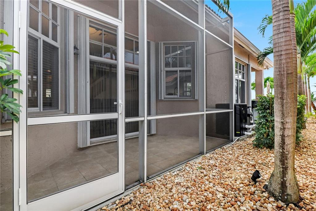 COCO LAKES - Residential