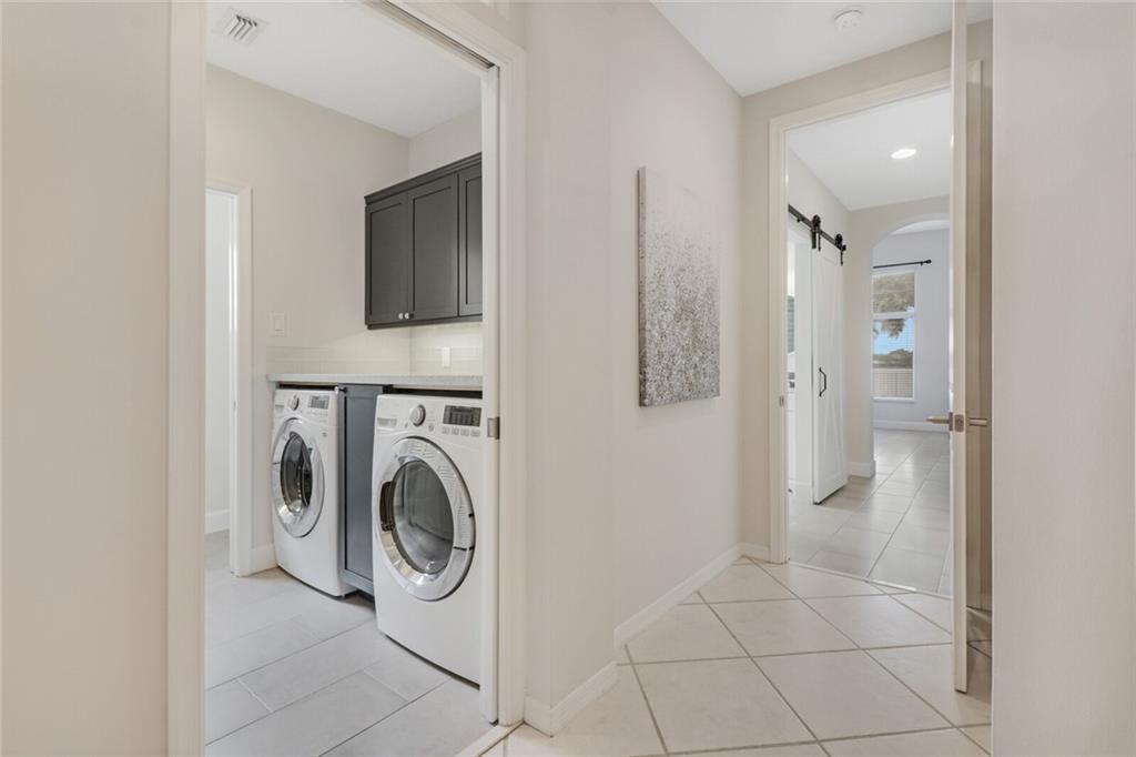 COCO LAKES - Residential