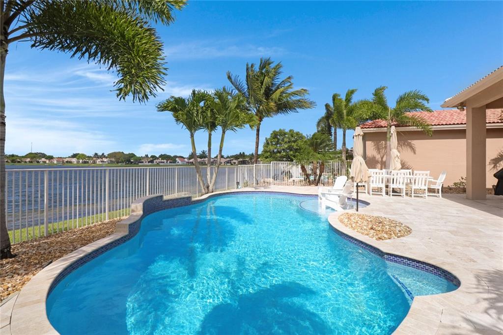 COCO LAKES - Residential