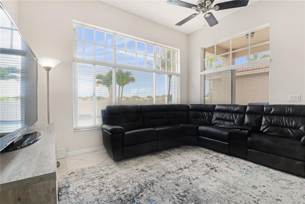 COCO LAKES - Residential