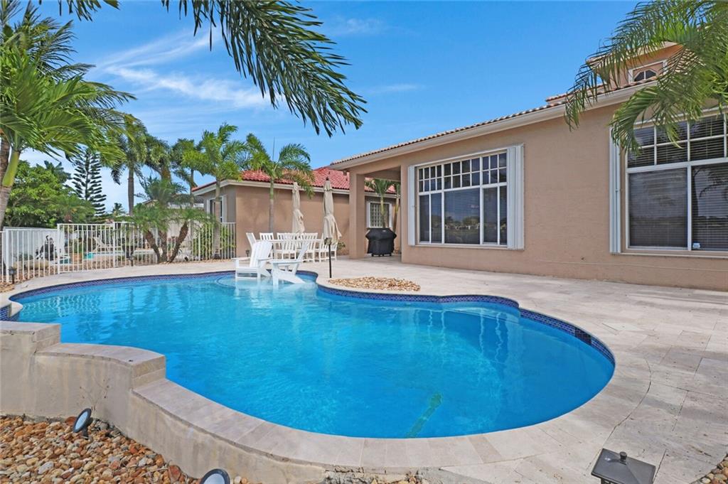 COCO LAKES - Residential