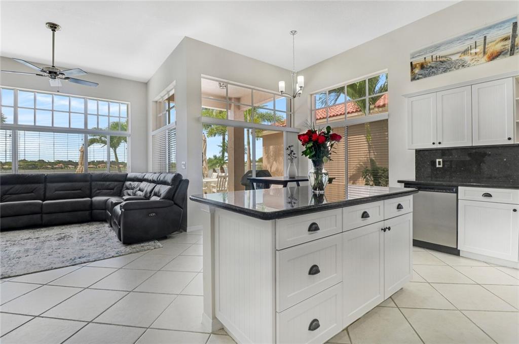 COCO LAKES - Residential