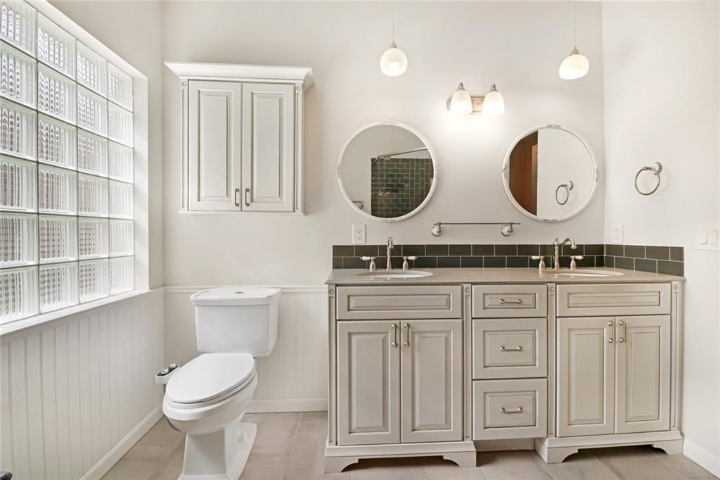 COCO LAKES - Residential