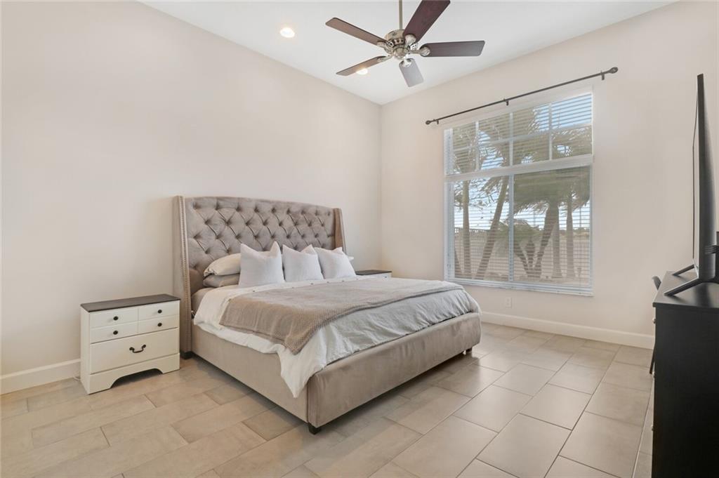 COCO LAKES - Residential