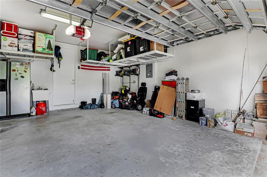 COCO LAKES - Residential