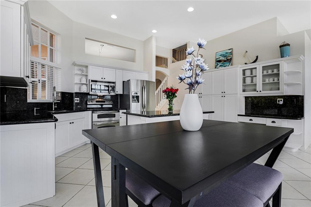 COCO LAKES - Residential