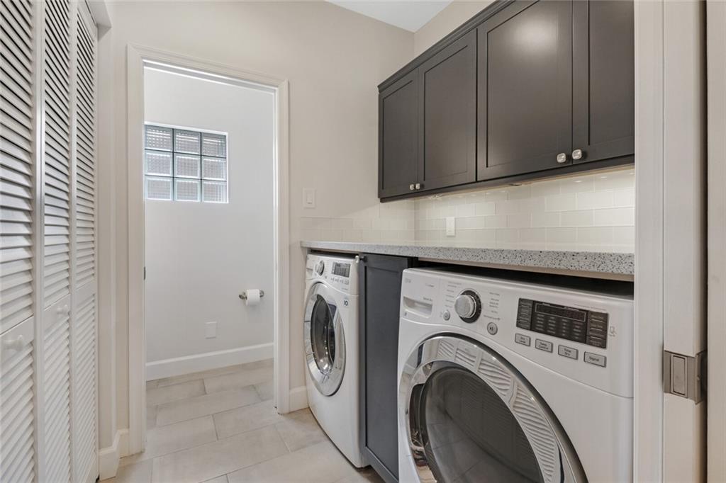 COCO LAKES - Residential