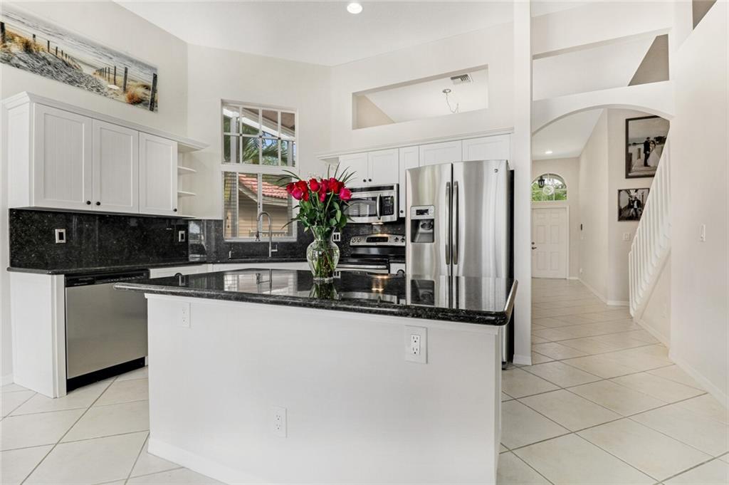 COCO LAKES - Residential