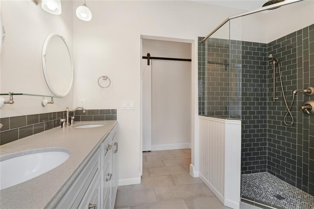 COCO LAKES - Residential