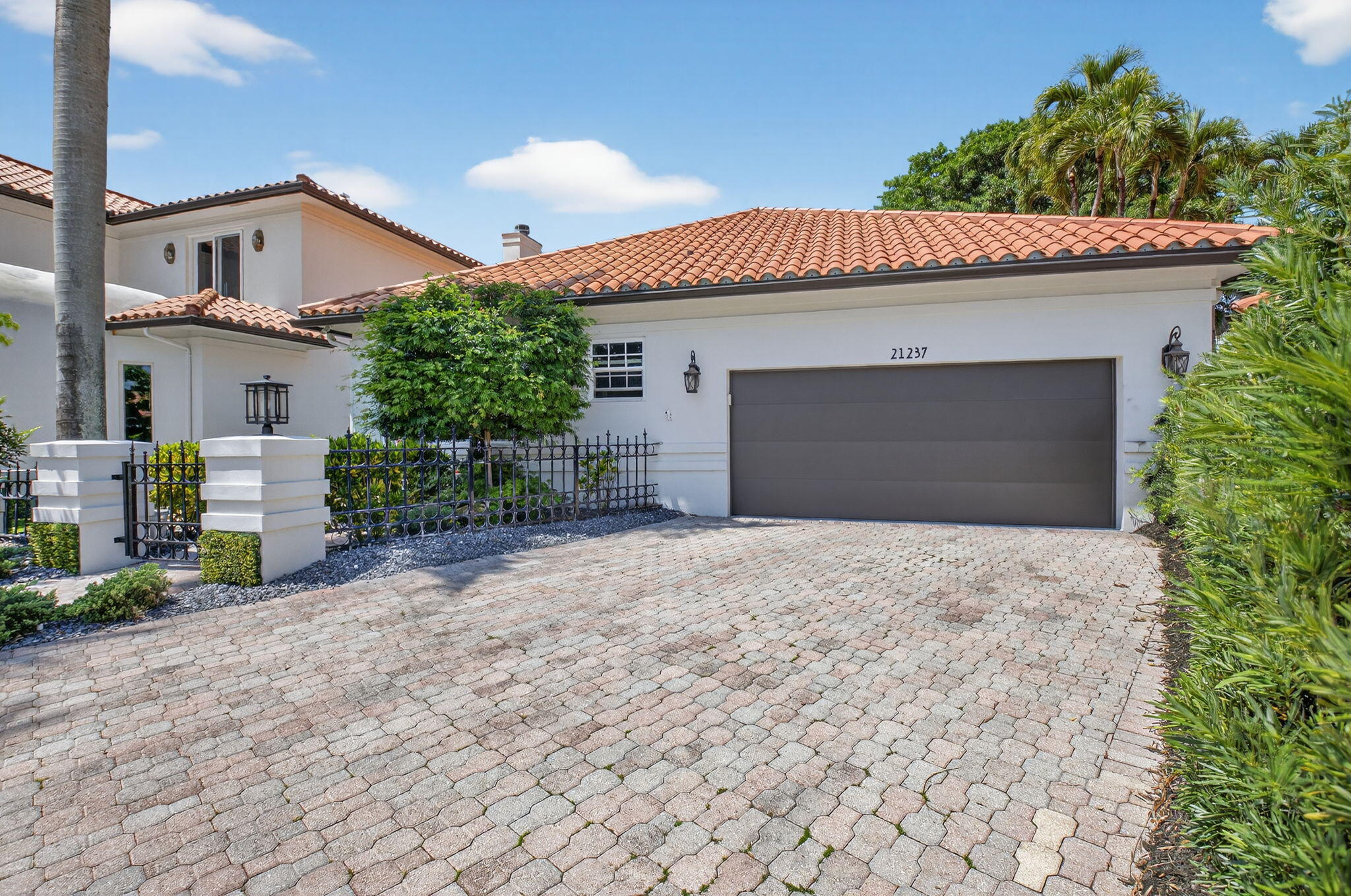 BOCA GROVE - Residential