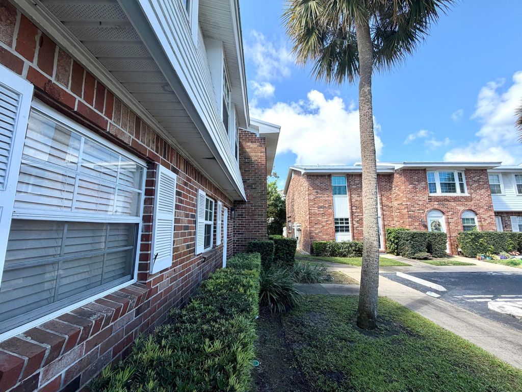 Photo of 413 N Cypress Drive #4, Tequesta, FL 33469 (MLS # R11150431)