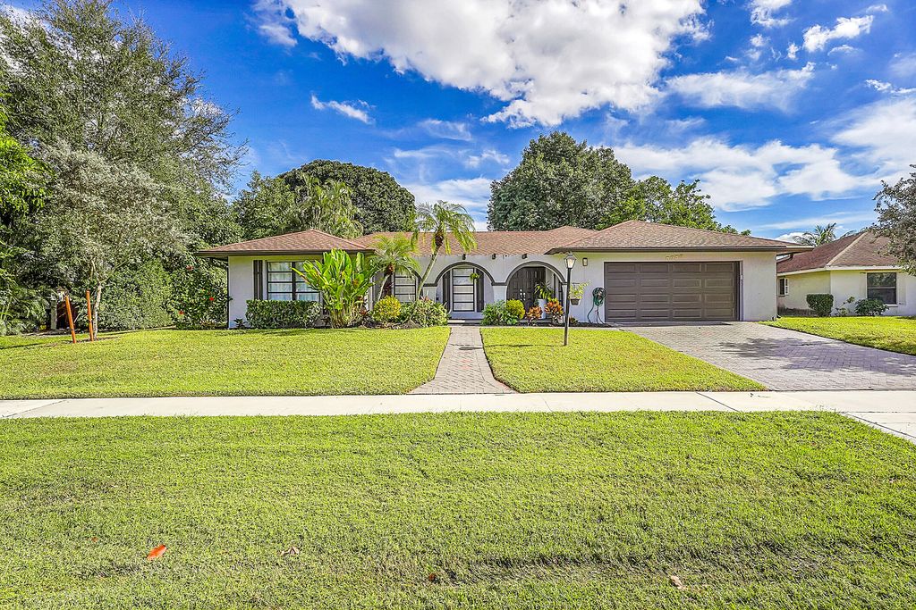 Photo of 1618 The 12th Fairway, Wellington, FL 33414 (MLS # B26001923)