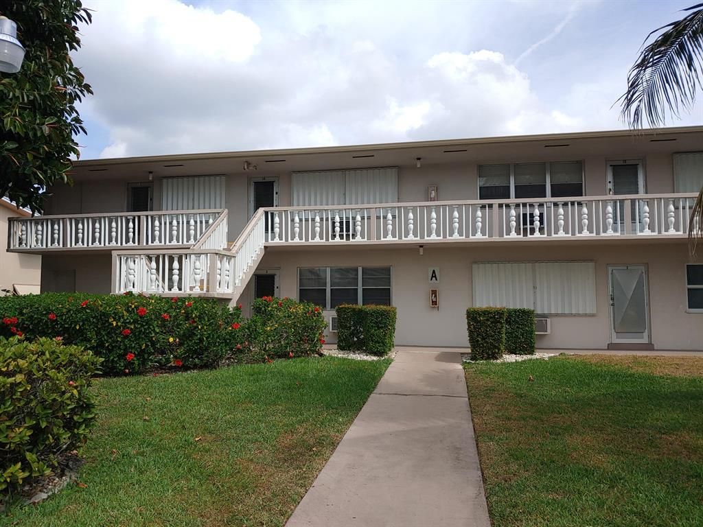 Photo of 2 Easthampton A, West Palm Beach, FL 33417 (MLS # R10703826)