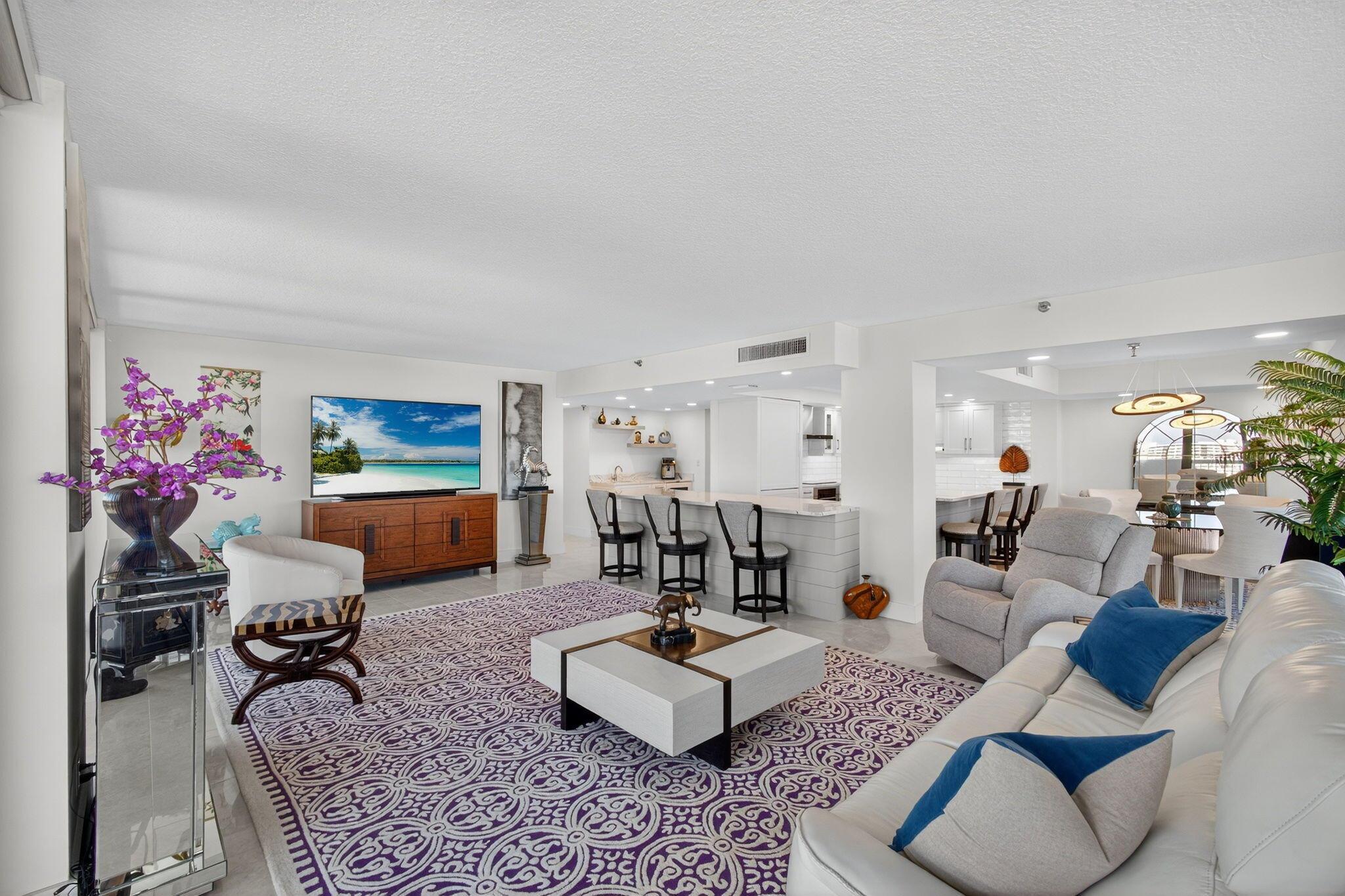 View photos, virtual tours, details... 123 Lakeshore Drive 1544