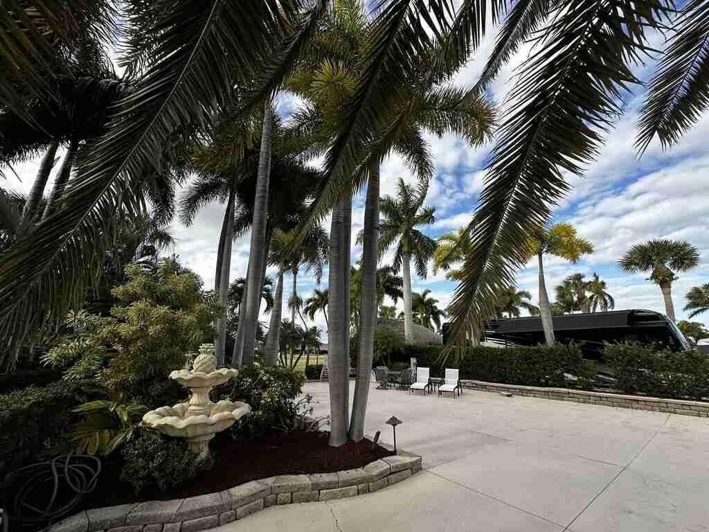 OUTDOOR RESORTS AT ST LUC - Land