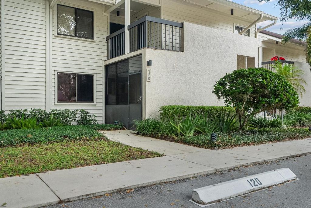 Photo of 6433 SE Brandywine Court #120, Stuart, FL 34997 (MLS # R10942913)