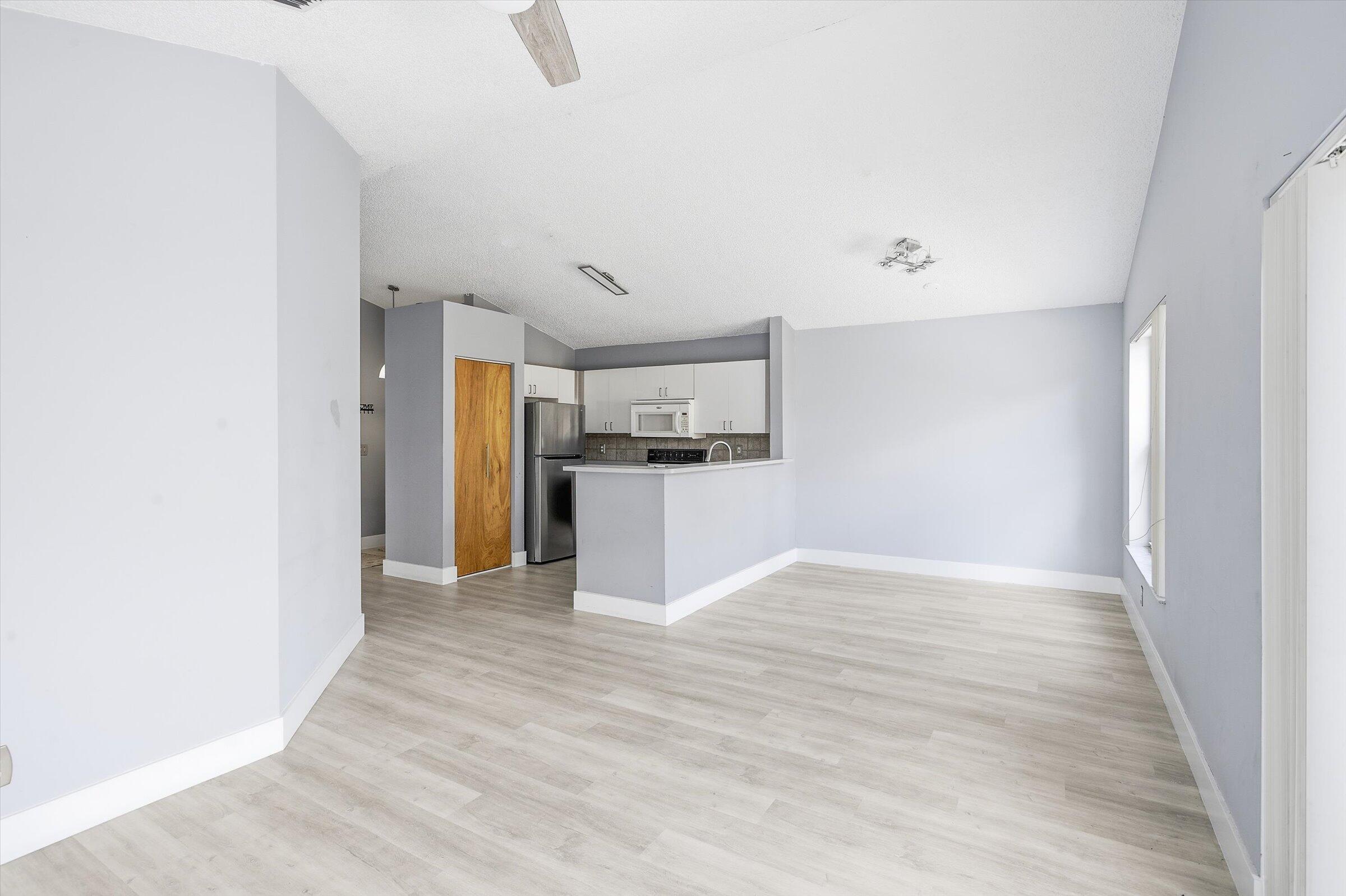 CORAL BAY REPLAT SEC 1 - Residential Lease