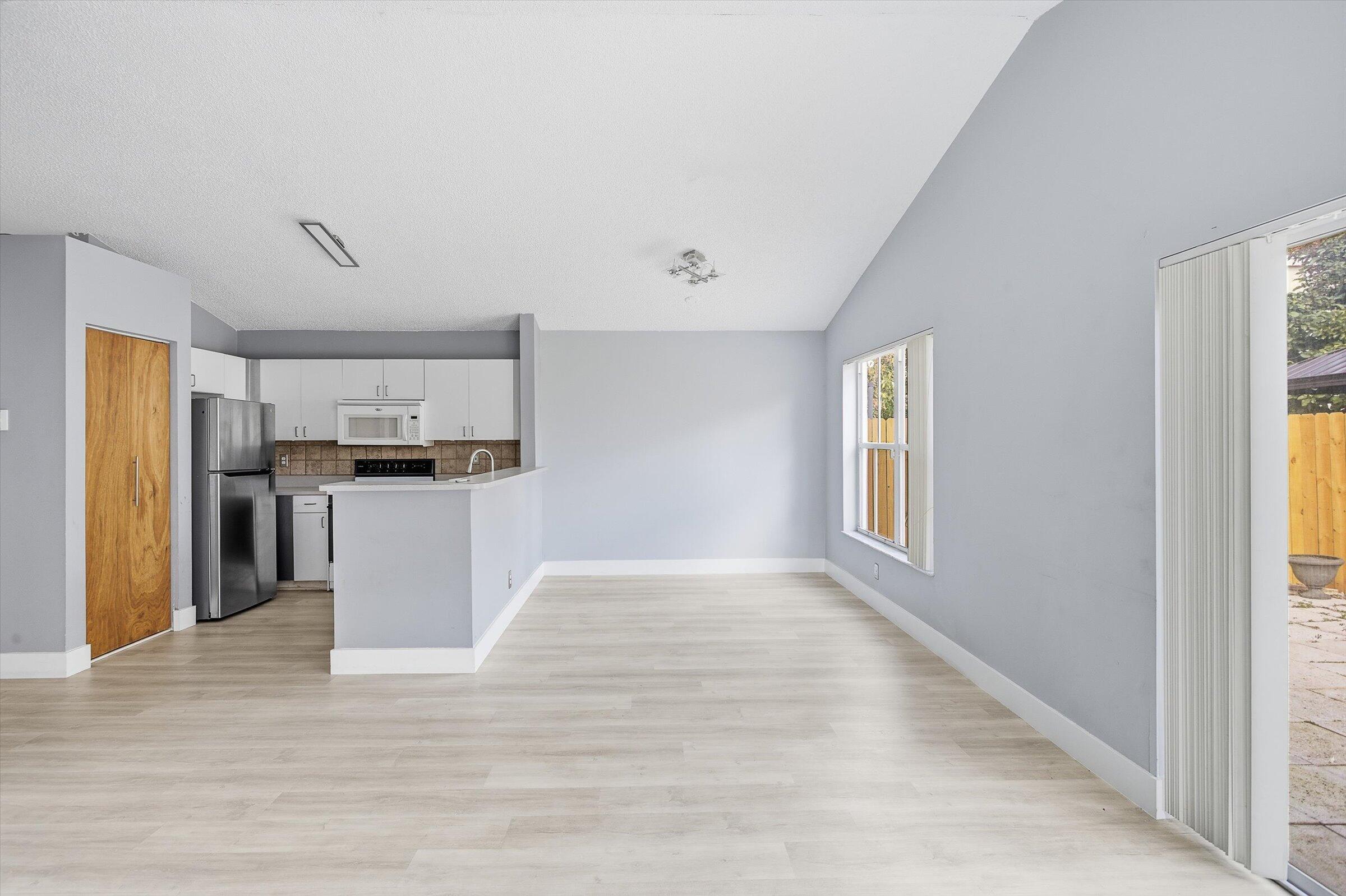 CORAL BAY REPLAT SEC 1 - Residential Lease