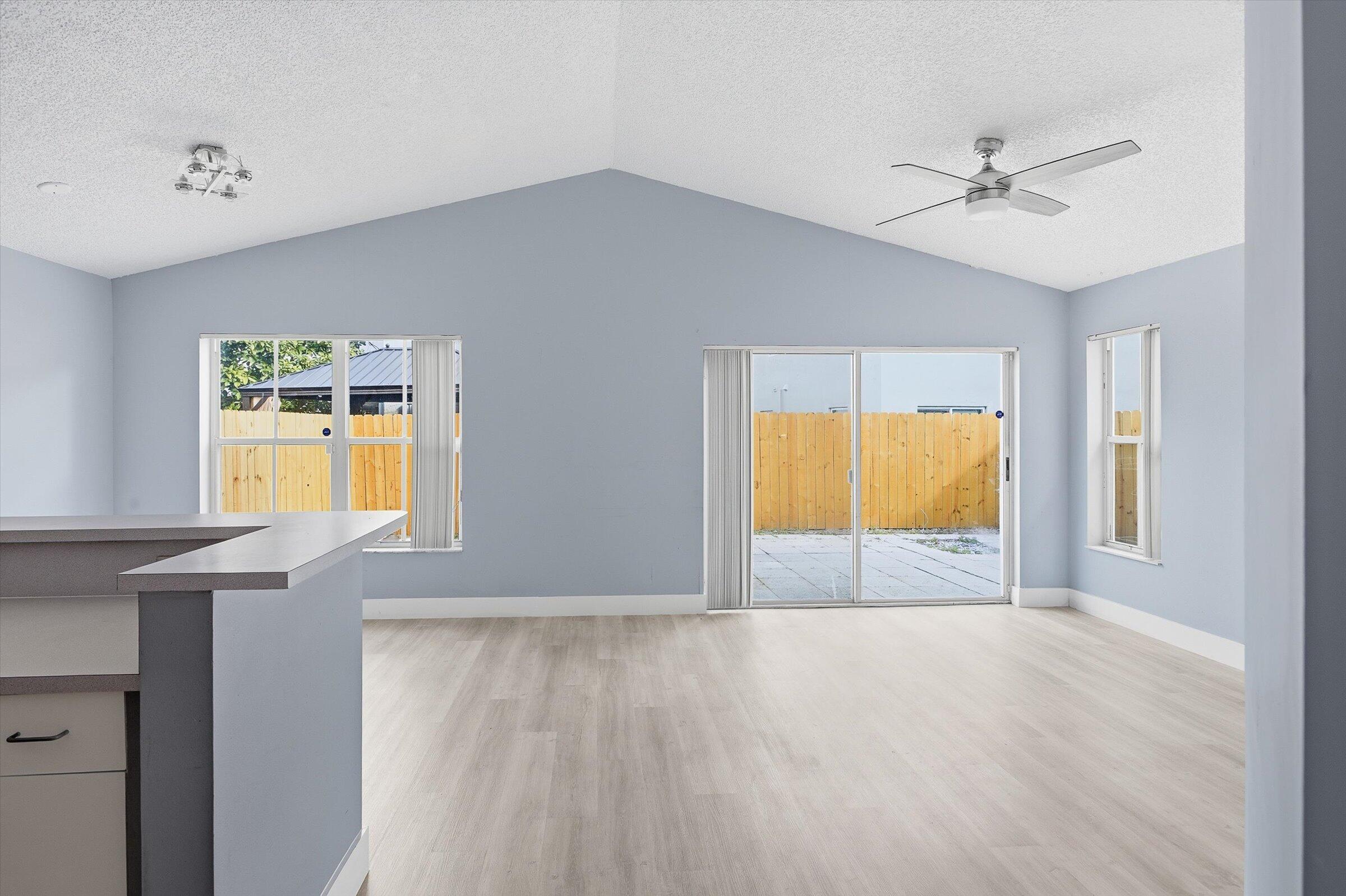 CORAL BAY REPLAT SEC 1 - Residential Lease