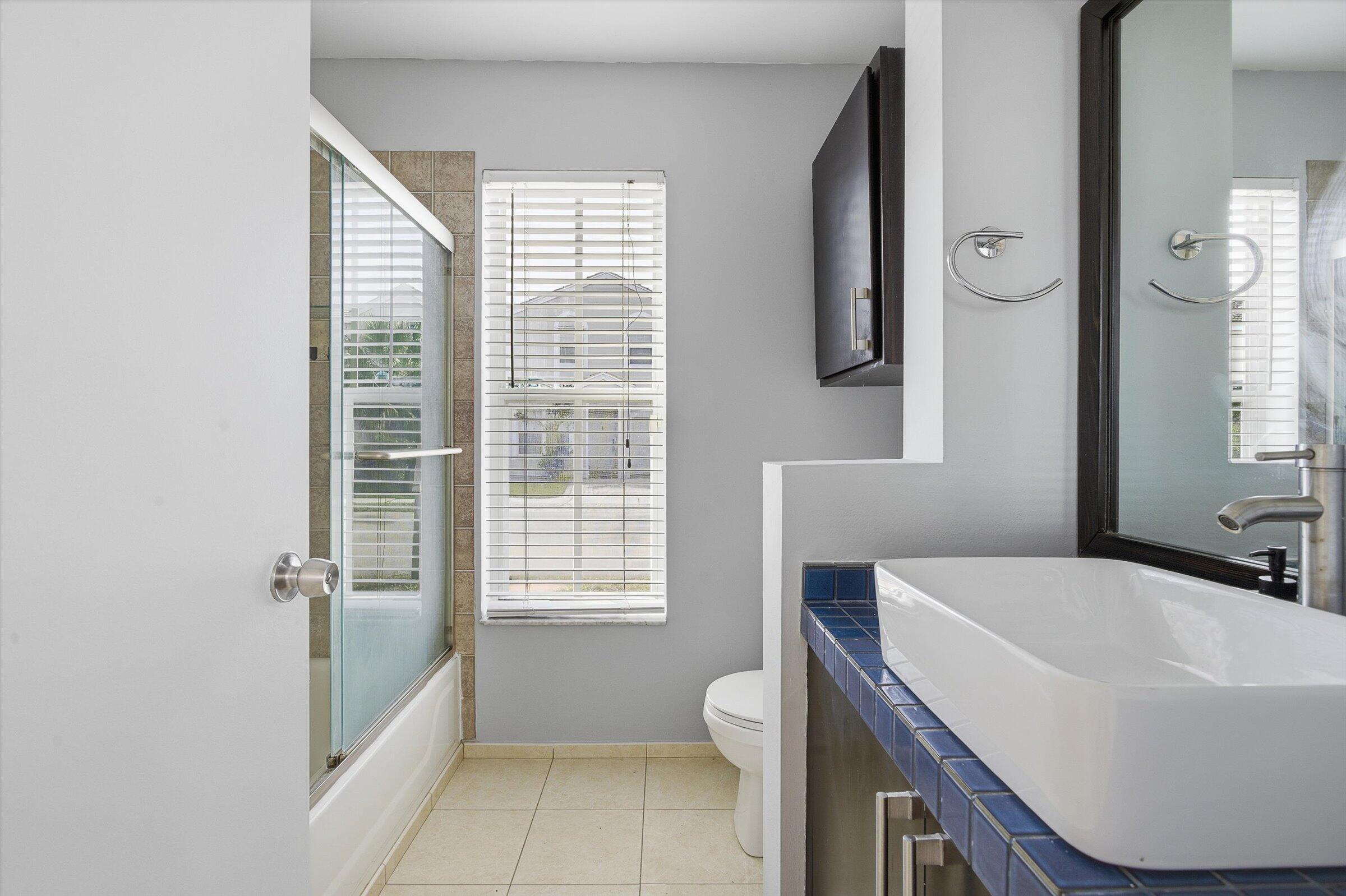 CORAL BAY REPLAT SEC 1 - Residential Lease