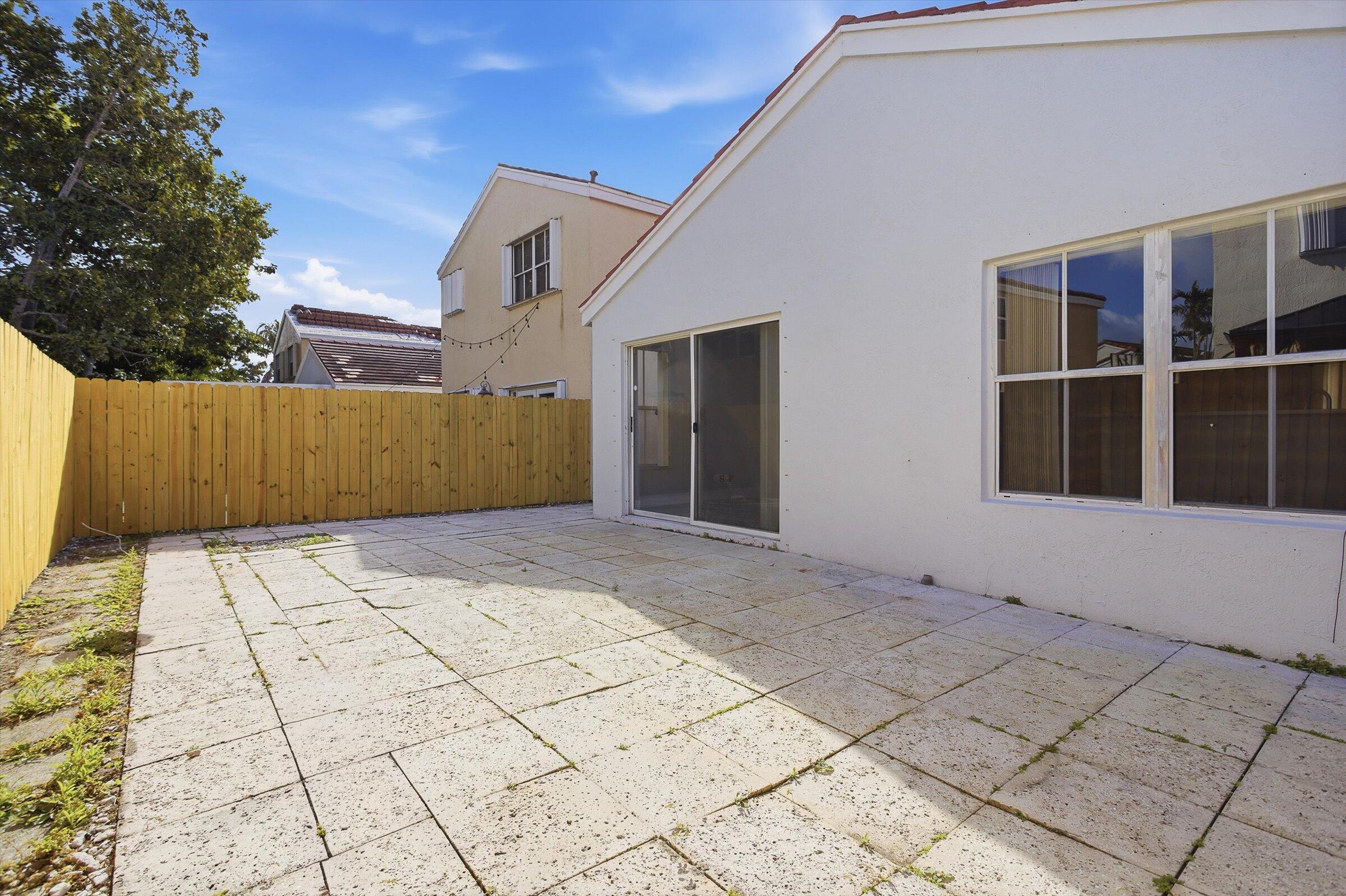 CORAL BAY REPLAT SEC 1 - Residential Lease