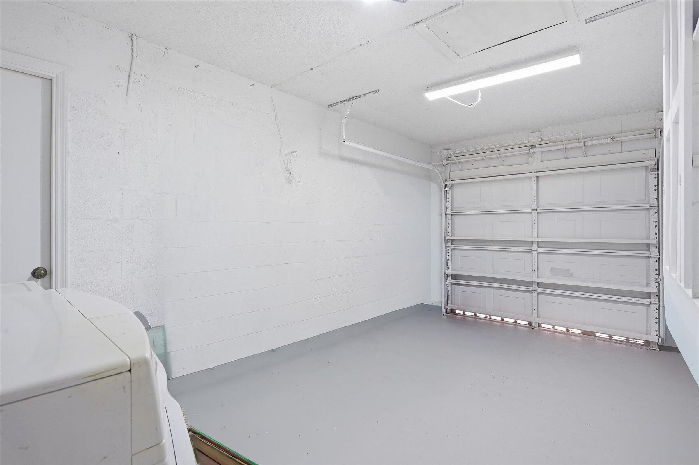 CORAL BAY REPLAT SEC 1 - Residential Lease