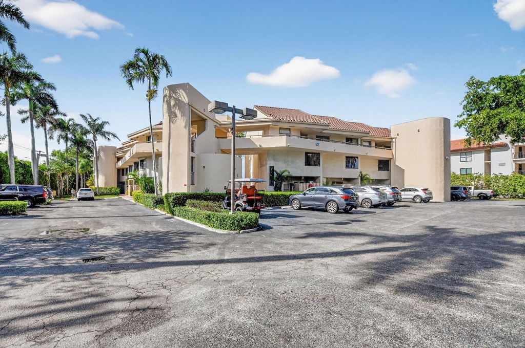 Photo of 1111 George Bush Boulevard #L, Delray Beach, FL 33483 (MLS # R11144947)