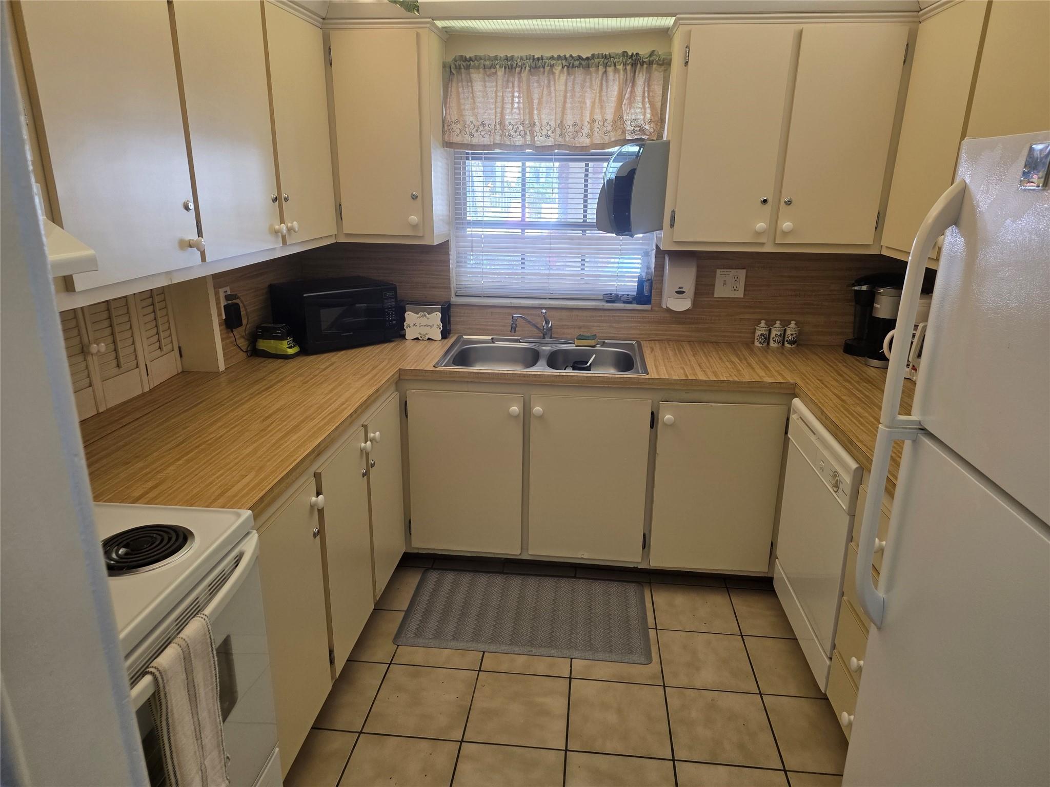 Barcelona Condo North Bld - Residential Lease